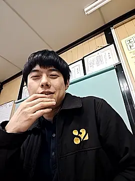 whitebriefboyn Webbikameraesitys