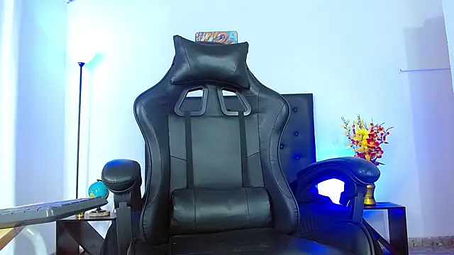 Онлайн чат XXX lucass_18