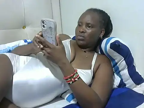 Chatroom XXX en direct de Mylaclara