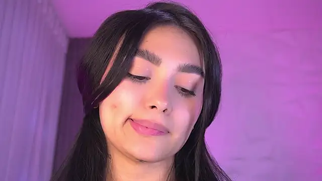 katy_rioss Adlı Modelin Canlı XXX Sohbeti