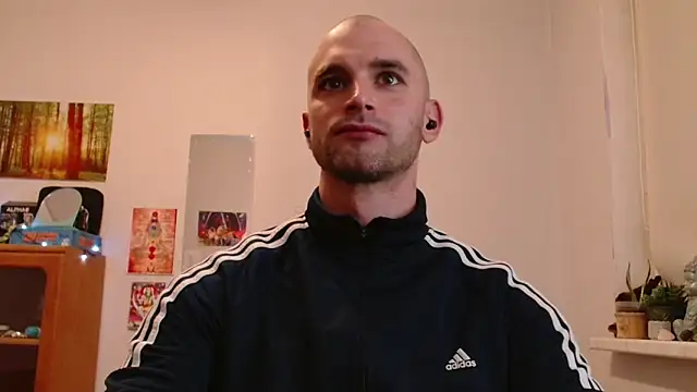 OskarBreno webkamerás műsora