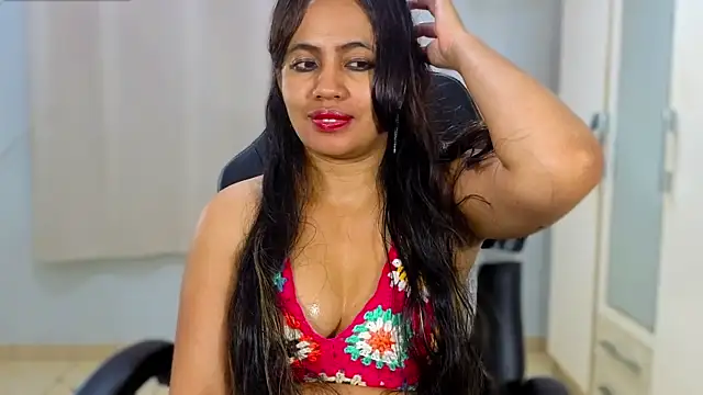 Chat +18 de FannyXhot ao vivo