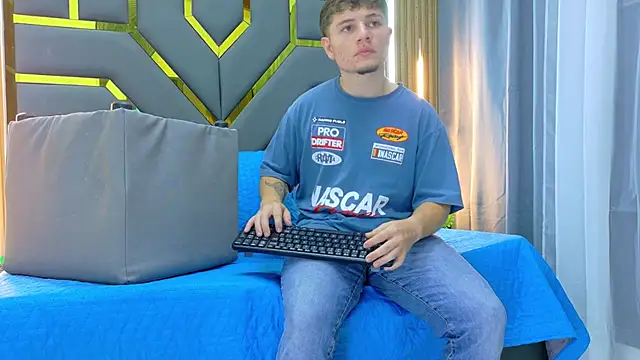 Leo_Miller_n Webbikameraesitys