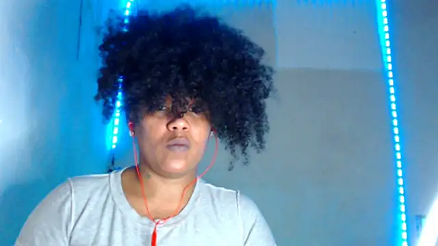 Chat +18 de cherry_cleou ao vivo