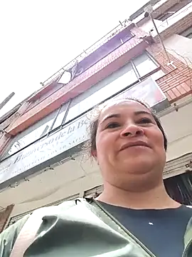 kyra_sol élő XXX-chatje