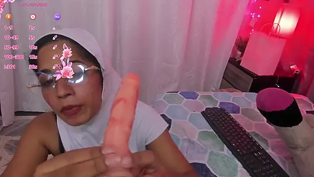 NadiaKarim_ Adlı Modelin Canlı XXX Sohbeti