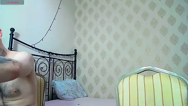 LucyMur Pertunjukan Webcam