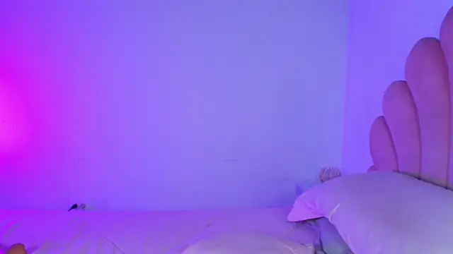 MiaColucci18n Live XXX chat