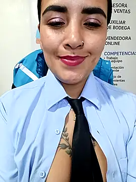 MAYE__13 élő XXX-chatje