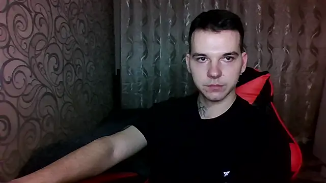 Show modela gwinbladee na web-kameri