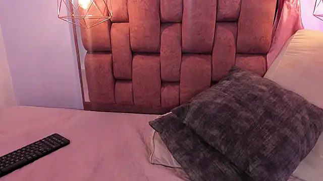 Chatroom XXX en direct de kristakinnky