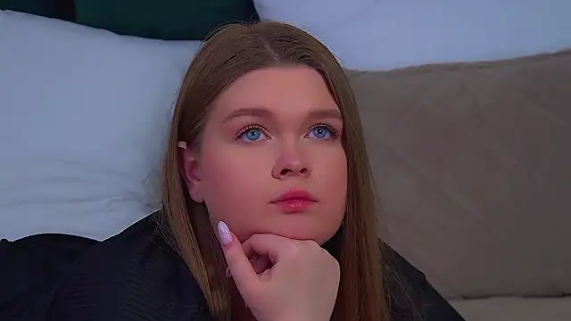 CrystalLyonsのライブXXXチャット