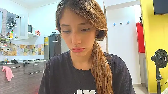 Alaiapink live XXX chat