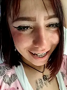 Czat XXX na żywo – Kitty_Melodi