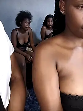 Mitchell2003 即時 XXX 聊天