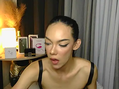 SweetLuna_BIGc0ck webkamerás műsora