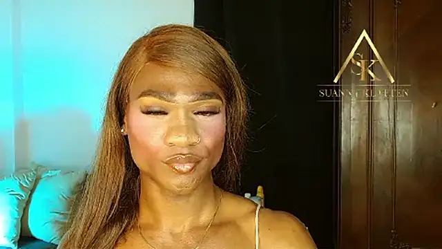 suannyklatten_ Show in webcam