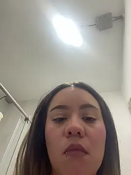 Sky_Junne: онлайн-секс-чат