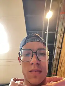 Andres_boy252 现场XXX聊天