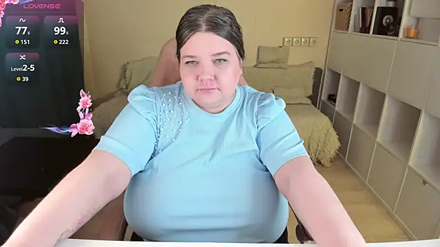 PlumPie's Live XXX Chat