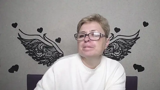 EmiliaGreeのライブXXXチャット