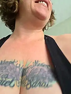 Pertunjukan Kamera Web julimonroe