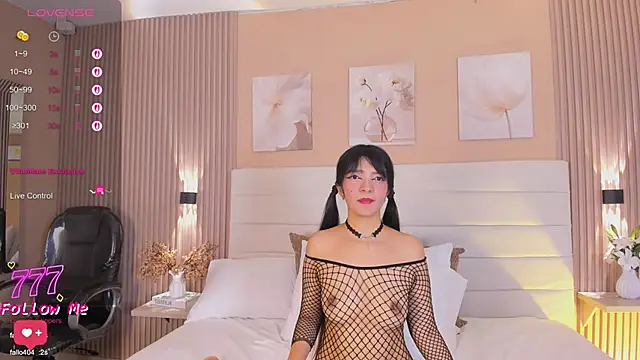 LisaLain 即時 XXX 聊天