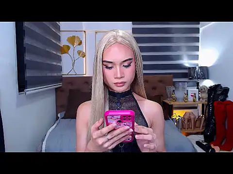 JuicyCockThea live XXX chat