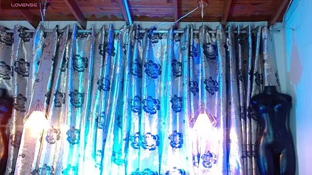 Hecate_doll live XXX chat