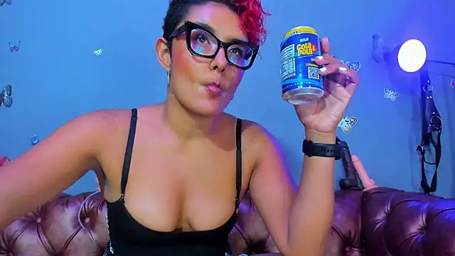 Kaira_mosse Adlı Modelin Canlı XXX Sohbeti