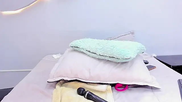 EmilyDiaaz's Live XXX Chat