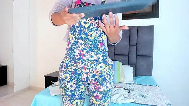 tatiana_valencia Chat XXX in diretta