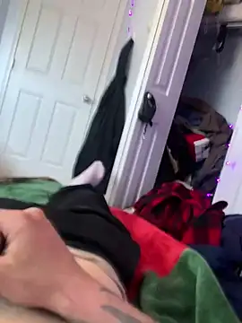 HugetingsのライブXXXチャット