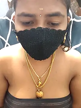 Tamil_Lotus Adlı Modelin Canlı XXX Sohbeti