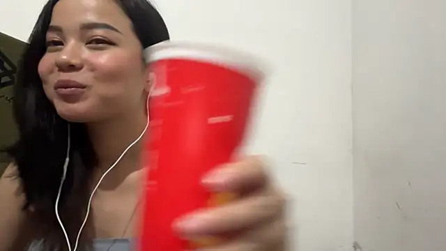 ChristenaShogren: διαδικτυακό σόου στην κάμερα