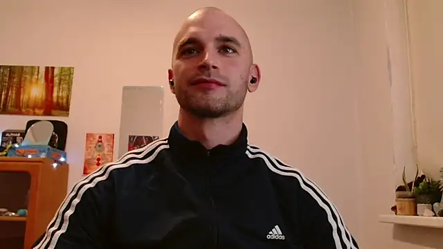 Show modela OskarBreno na web-kameri