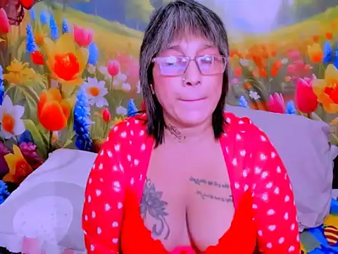 indianroxy's Live XXX Chat