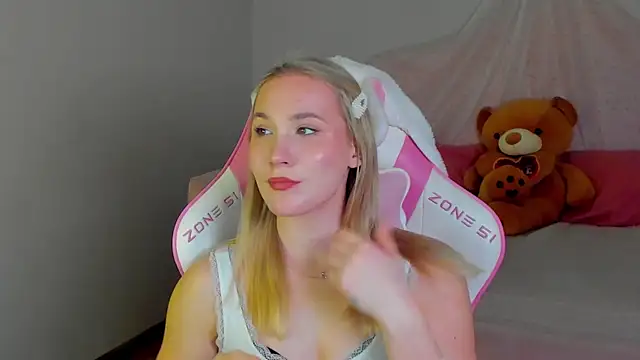 ElaraVoltage Chat XXX in diretta