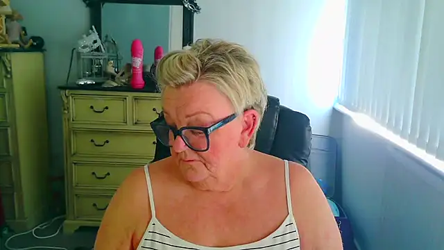 BridgetBlueEyes 现场XXX聊天