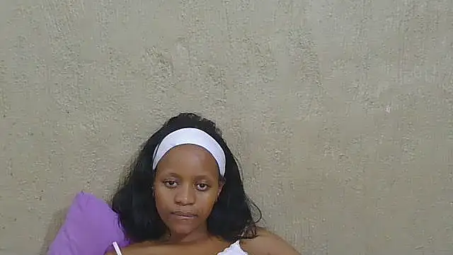 YoungFlirty18 现场XXX聊天