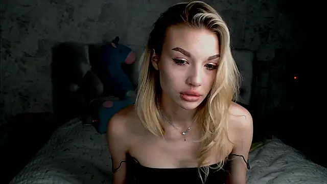Ella_Milla Chat XXX live