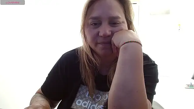 LauraReeves' Live XXX Chat