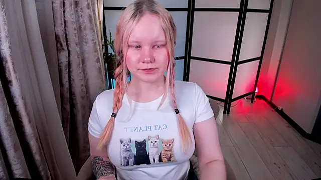 AnnieVibe's Live XXX Chat