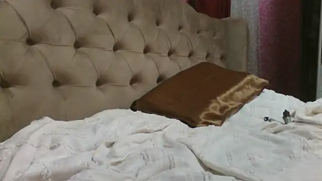 Chatroom XXX en direct de Shailadiess