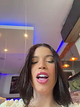 Chat +18 de Rafaellaz ao vivo