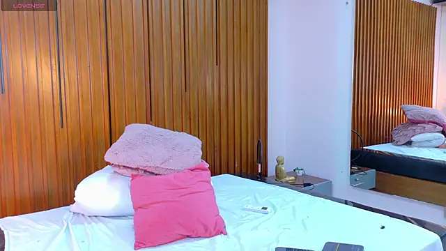 CAROLYNFOSTERのライブXXXチャット