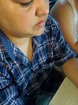 Show modela 69_less na web-kameri