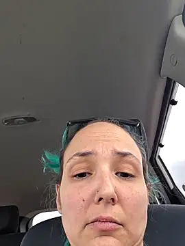 RaveMami élő XXX-chatje