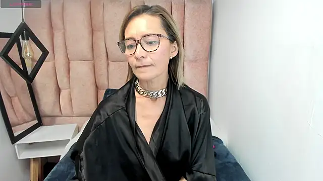 แชท XXX สดของ Issa_Milf__