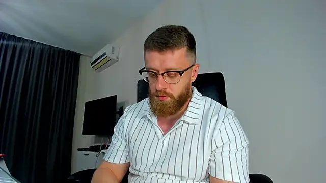 Findom_guy 即時 XXX 聊天